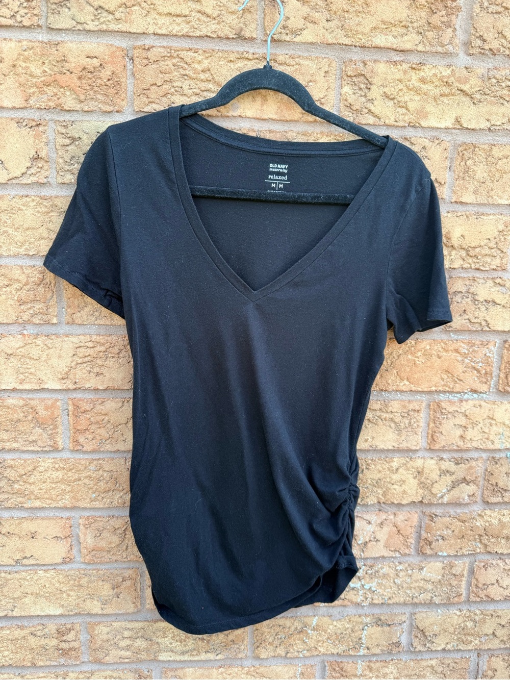 10/$25 • Old Navy Black V-Neck Relaxed Fit Maternity Tee